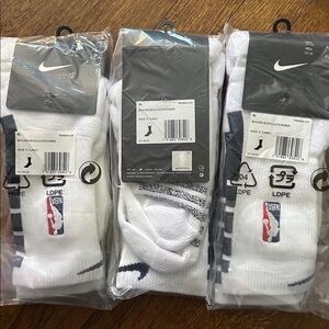 NIKE Mens NBA sock bundle - 3 pair
White wNavy X-Large Mens 12-15 - BRAND NEW